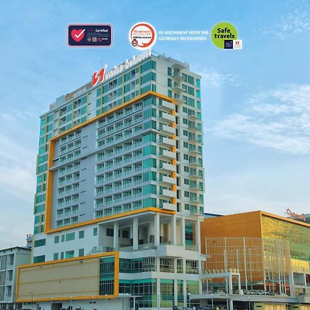 Swiss-Belhotel Balikpapan Kültér fotó